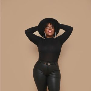 Meet your Posher, Chakia